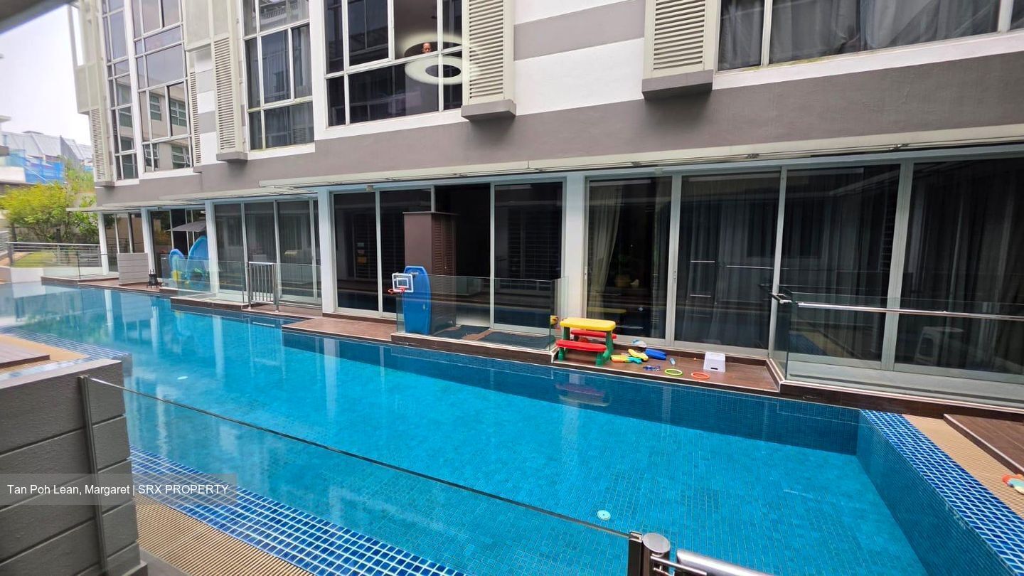 Water Terrace (D19), Terrace #615151401